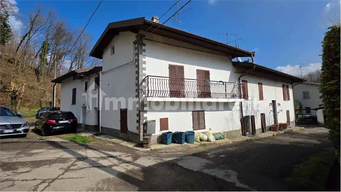 Appartamento in vendita a Faloppio