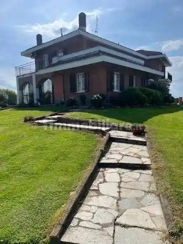 Villa in vendita a Carignano