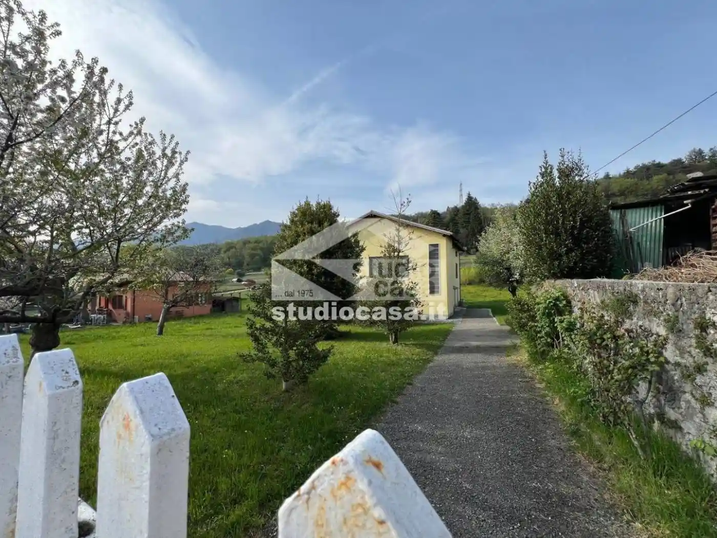 Casa indipendente in vendita a Solto Collina