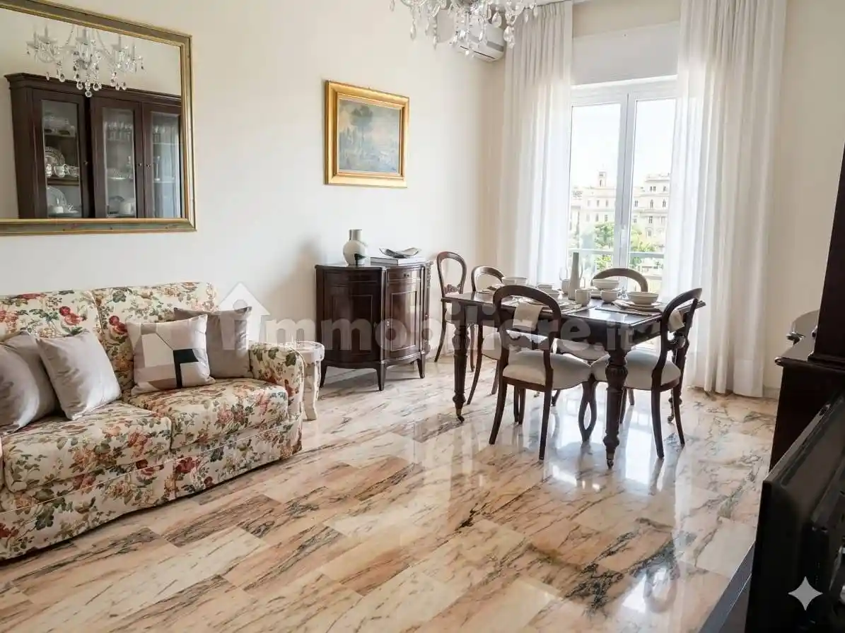 Appartamento in vendita a Napoli
