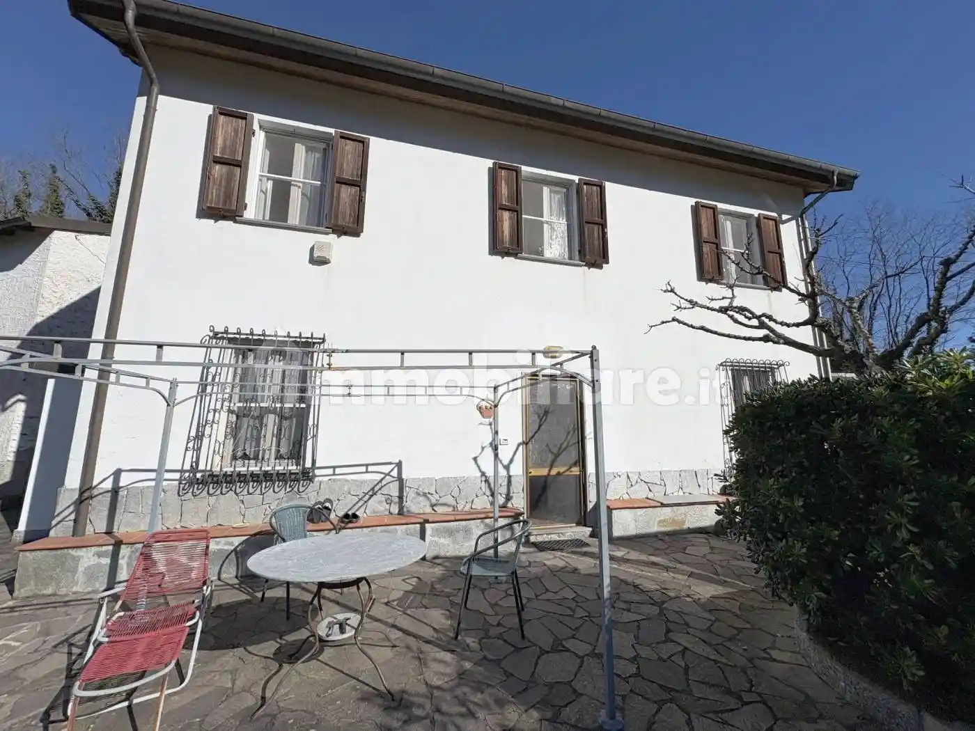 Villa in vendita a Follo
