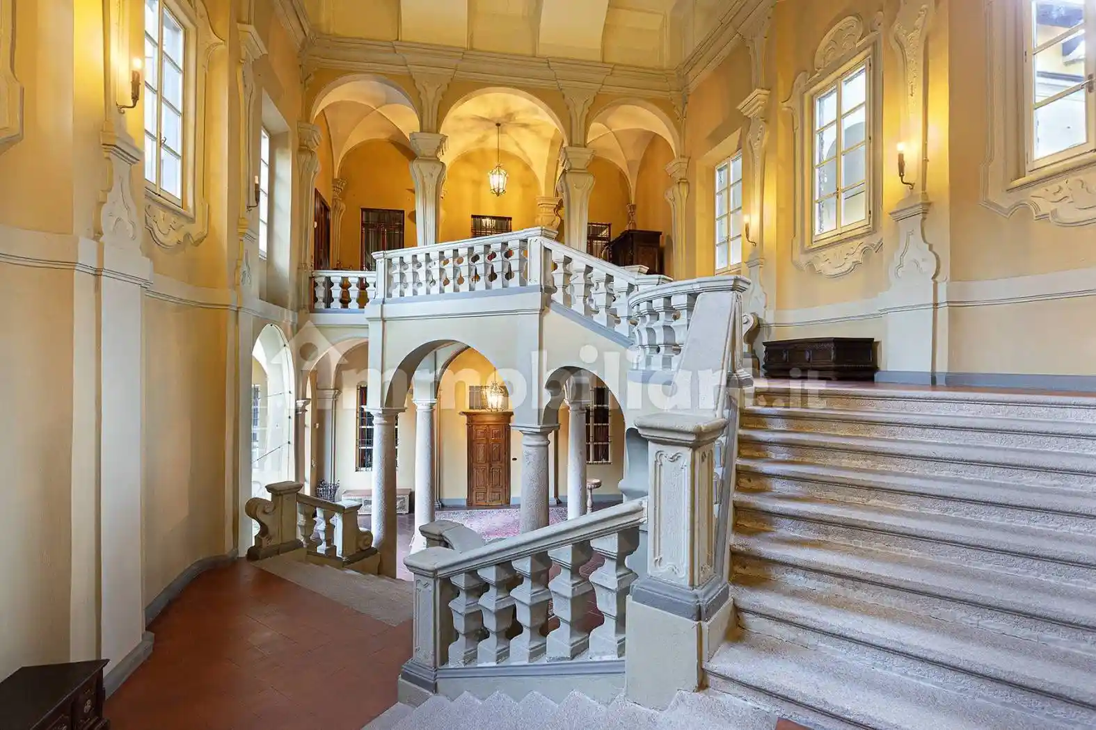Palazzo - Edificio in vendita a Piacenza