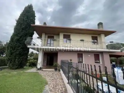 Casa indipendente in vendita a Paese