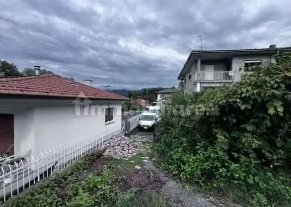 Casa indipendente in vendita a Luino