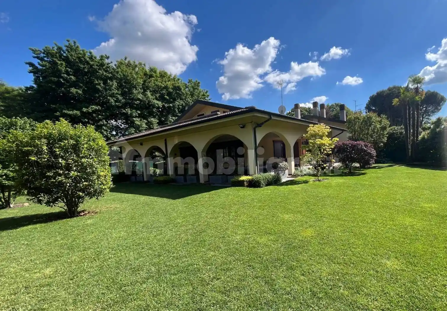 Villa in vendita a Lesmo