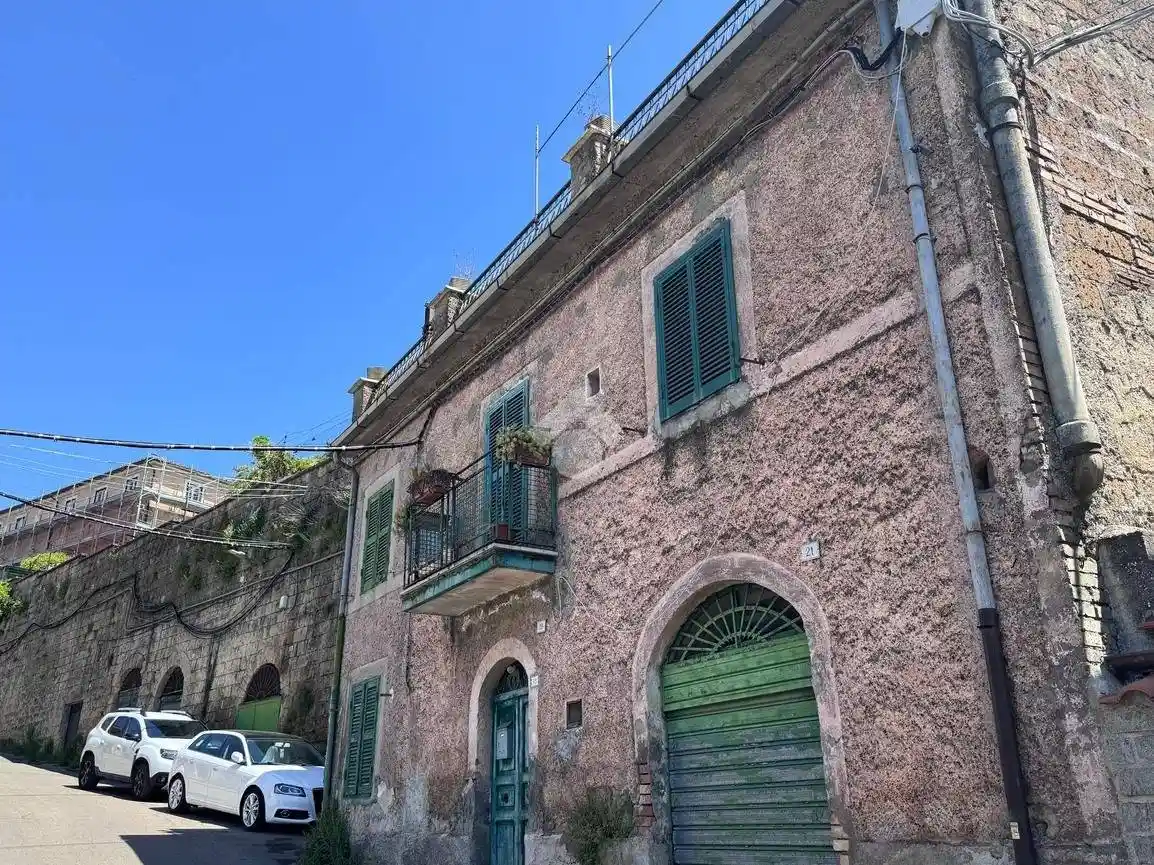 Appartamento in vendita a Caprarola