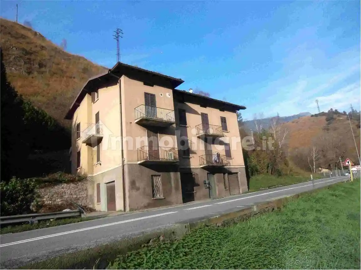 Appartamento in vendita a Ponte Nossa