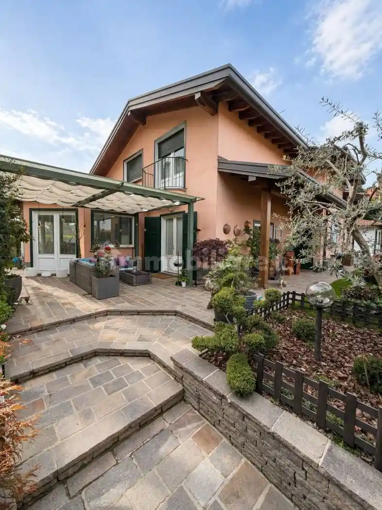 Villa in vendita a Appiano Gentile