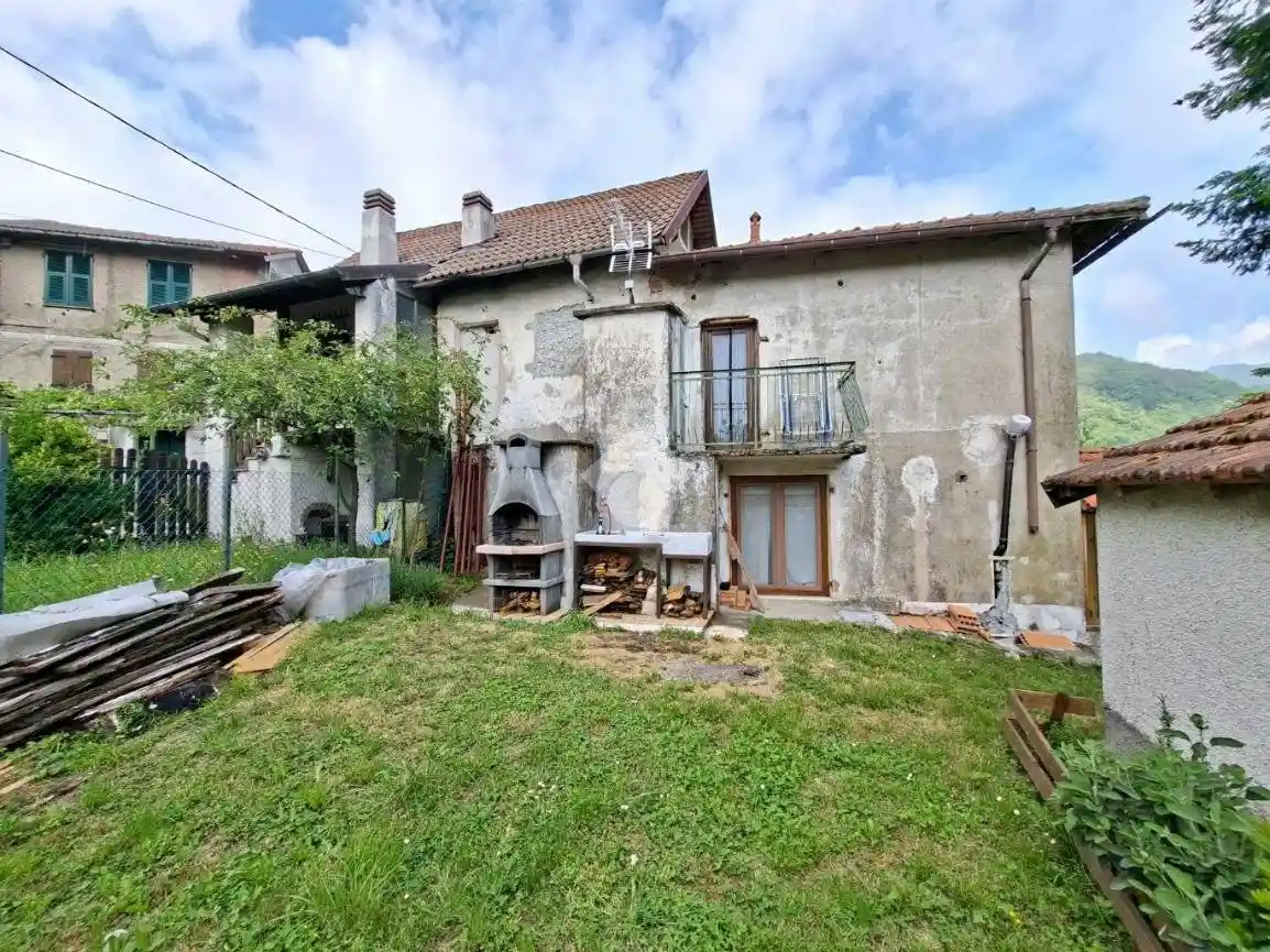 Casa indipendente in vendita a Busalla