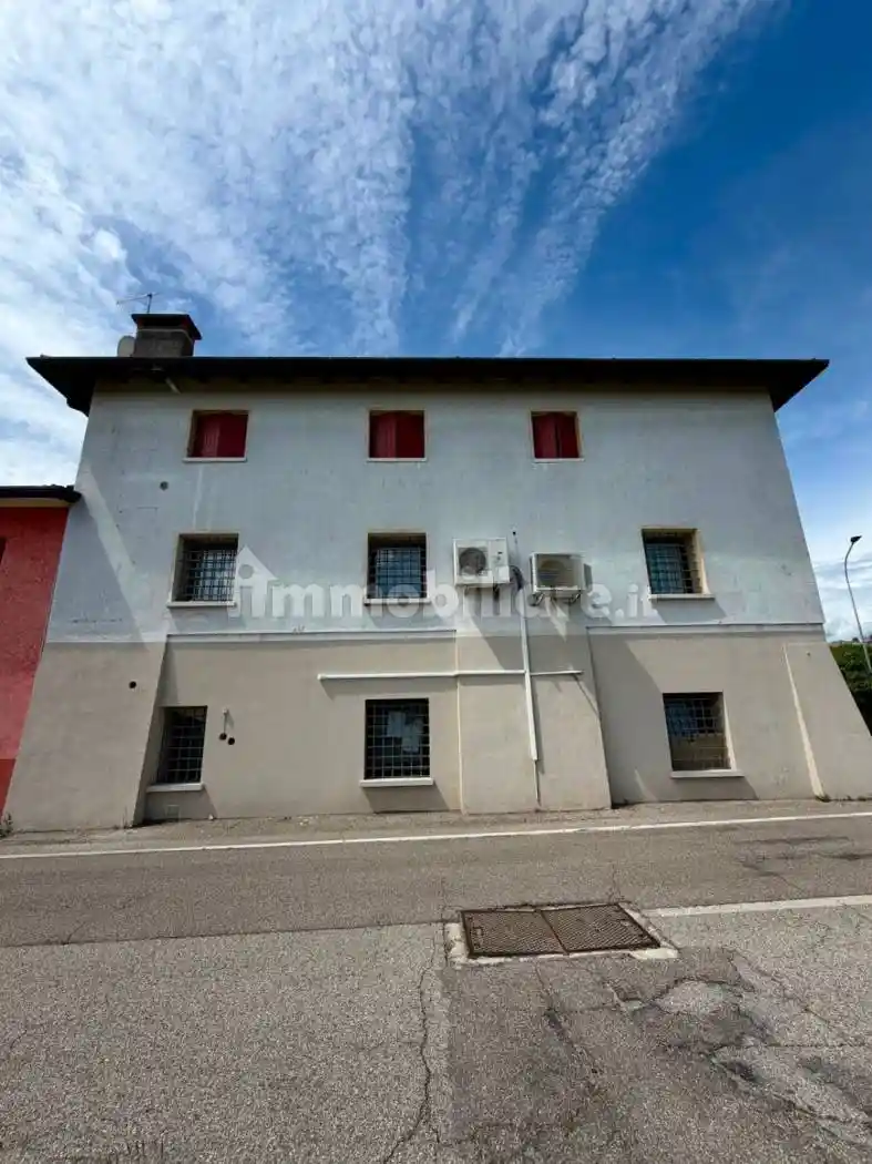 Appartamento in affitto a Rosà