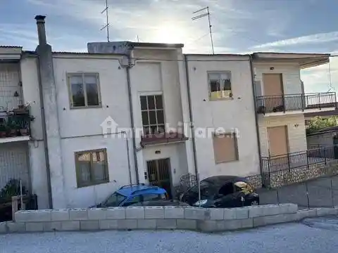 Appartamento in vendita a Paola