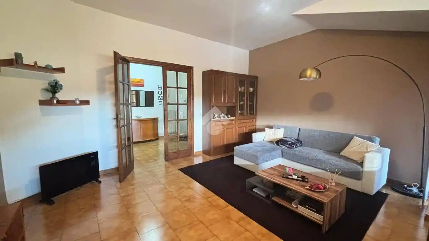 Appartamento in affitto a Castelliri