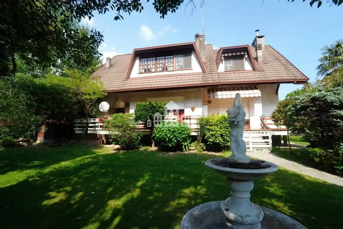Villa in vendita a Cuorgnè