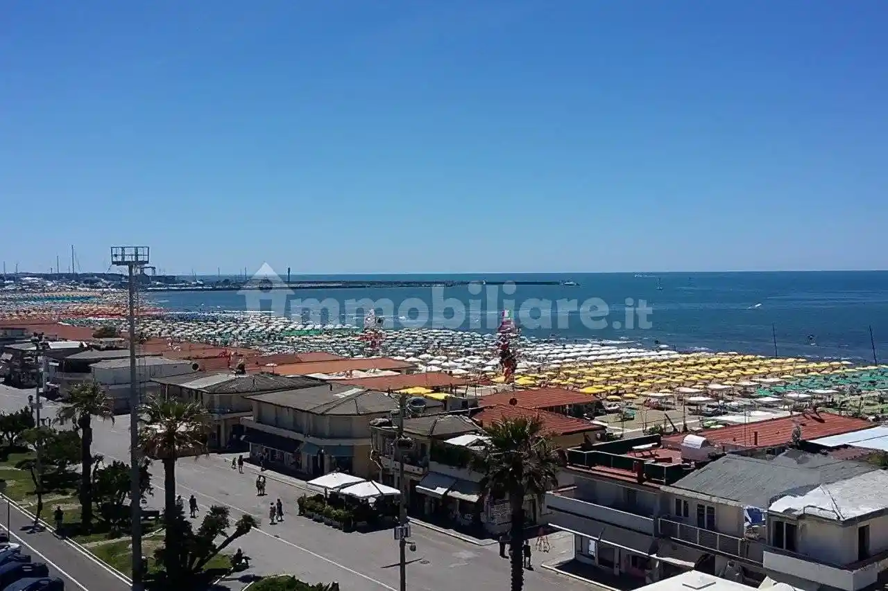 Appartamento in vendita a Viareggio