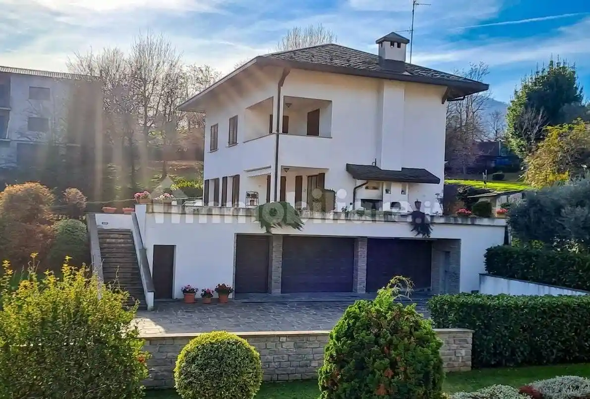 Villa in vendita a Como