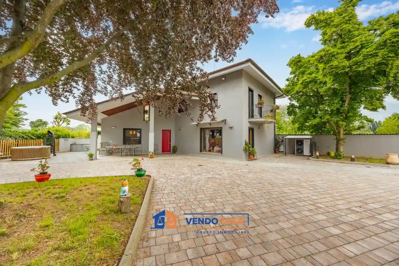 Villa - foto 2