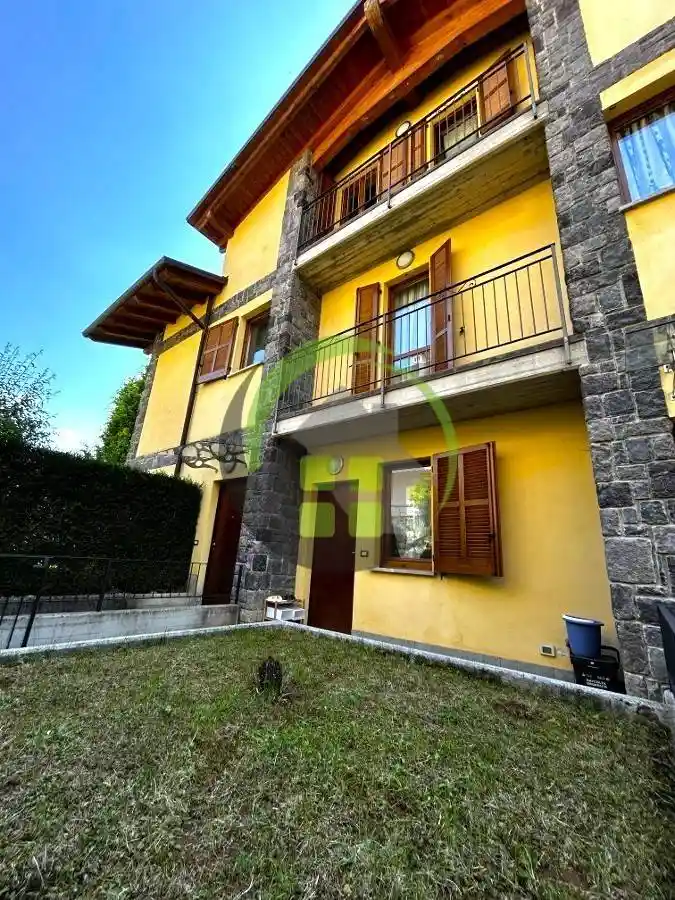 Villa in vendita a Gazzaniga