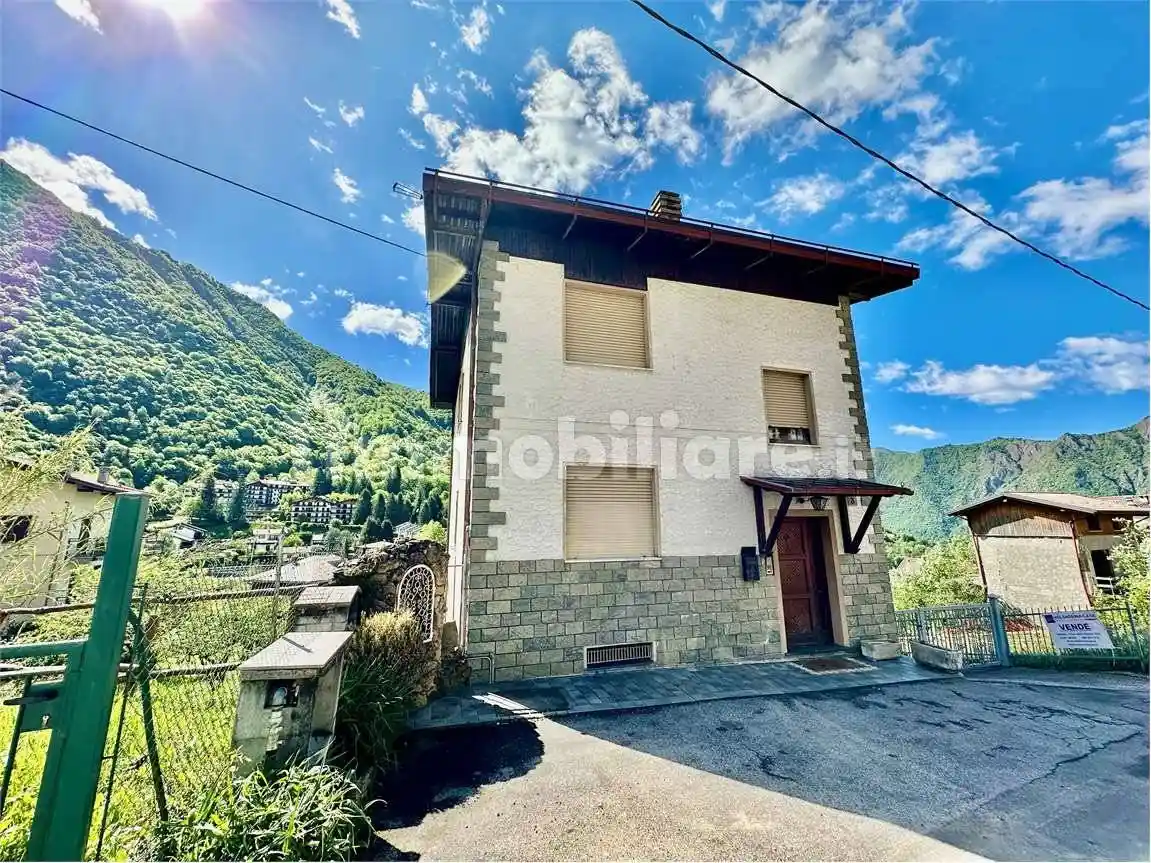 Villa in vendita a Casargo