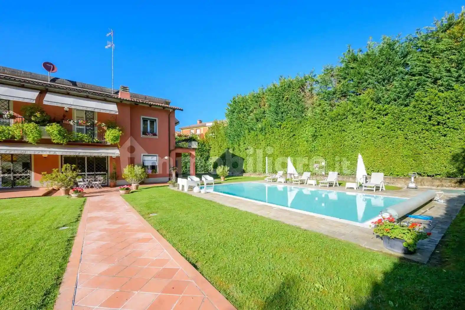 Villa - foto 2