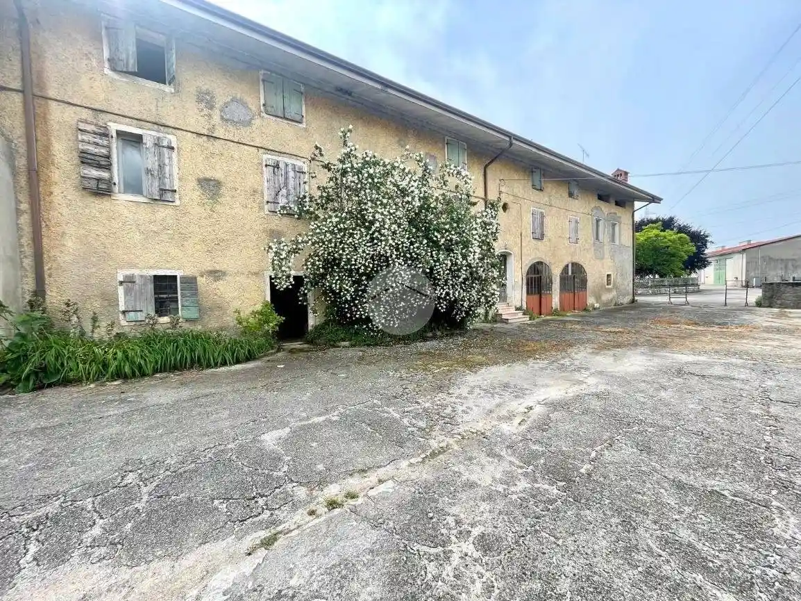 Rustico - Casale in vendita a Rivoli Veronese