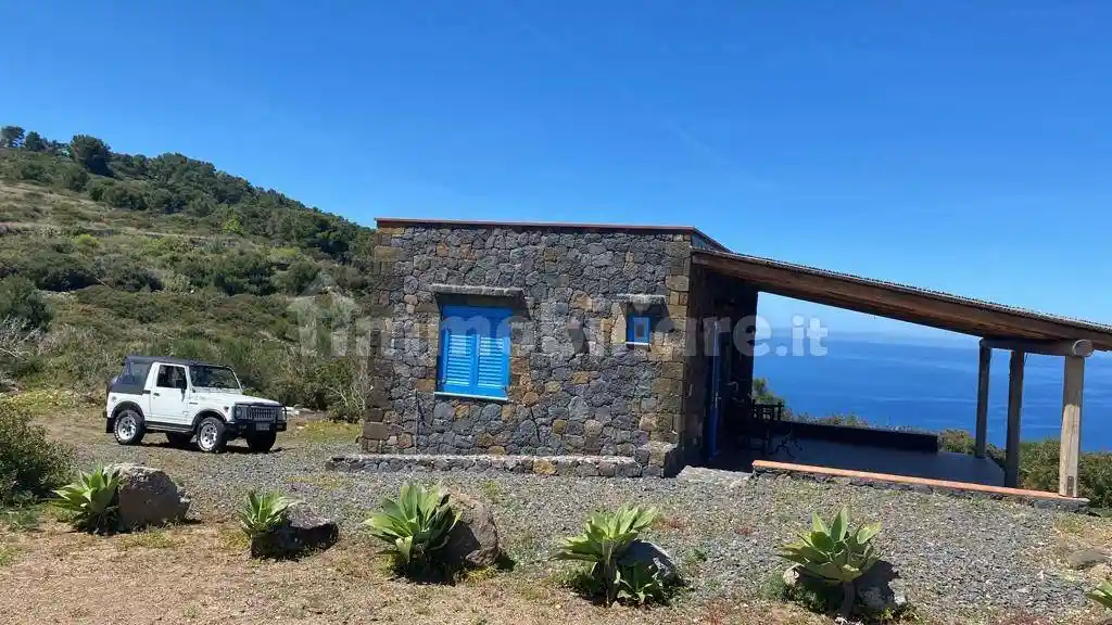 Villa in affitto a Ustica