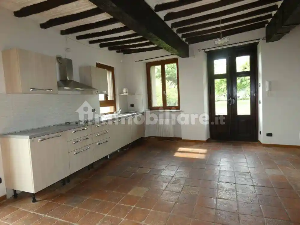 Appartamento in affitto a Guarene