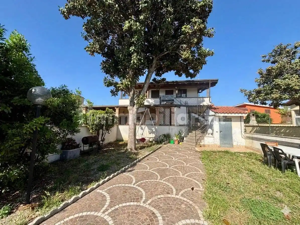 Villa in vendita a Ardea