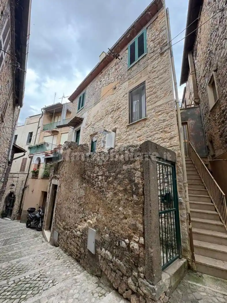 Casa indipendente in vendita a Priverno