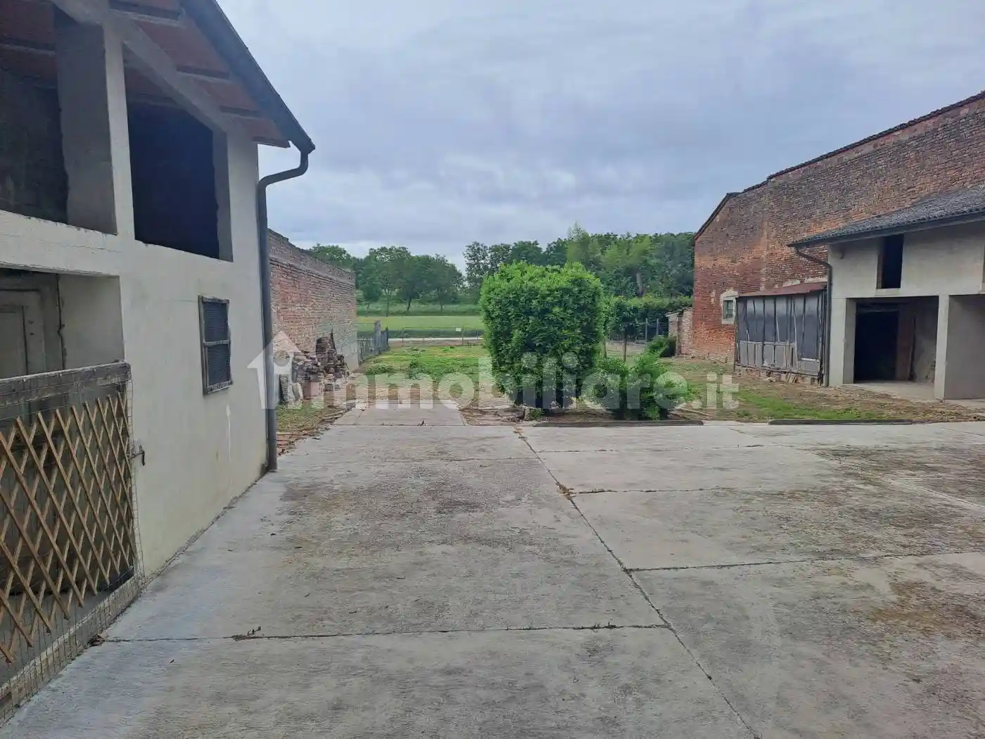 Villa in vendita a Pomponesco