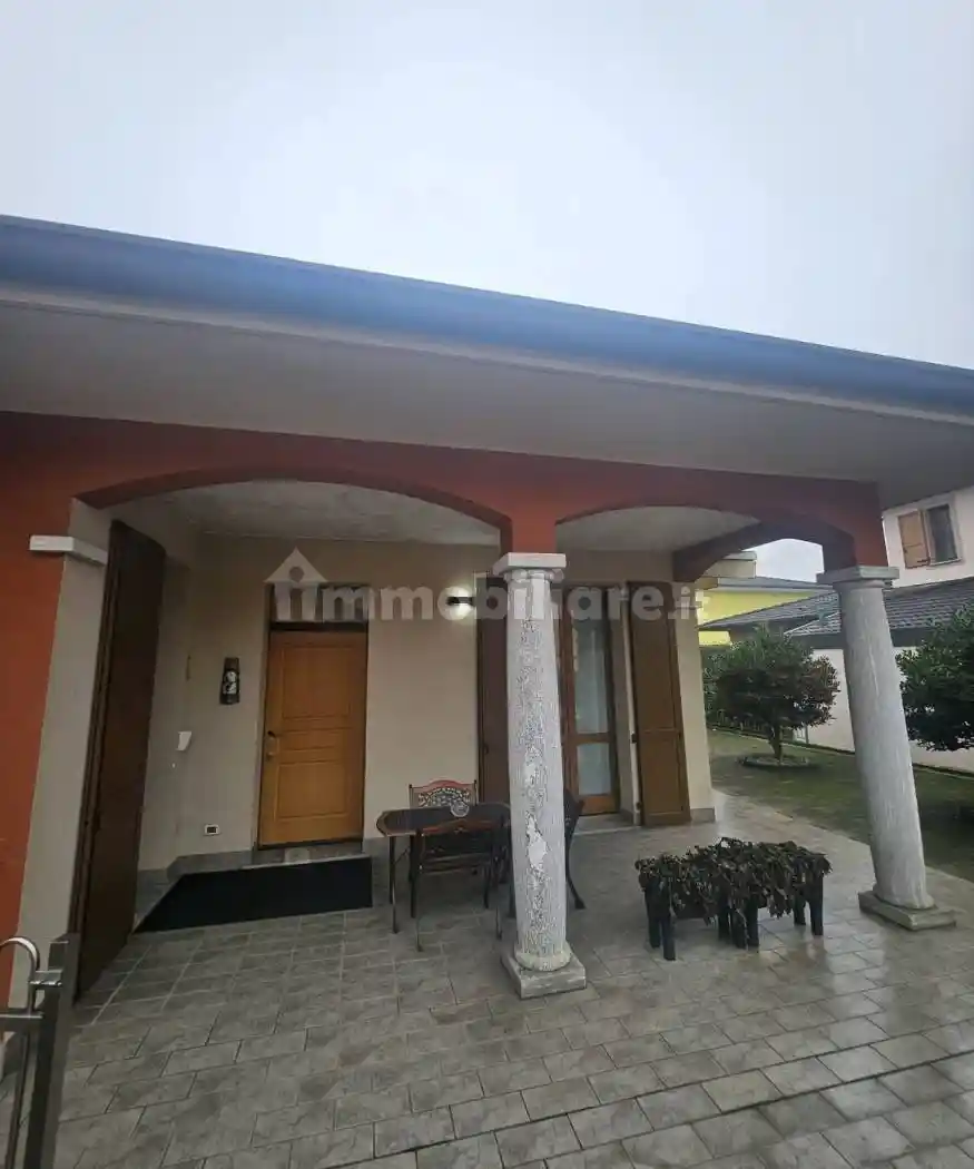 Villa in vendita a Villanterio
