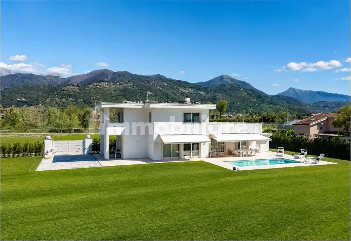 Villa in vendita a Pietrasanta