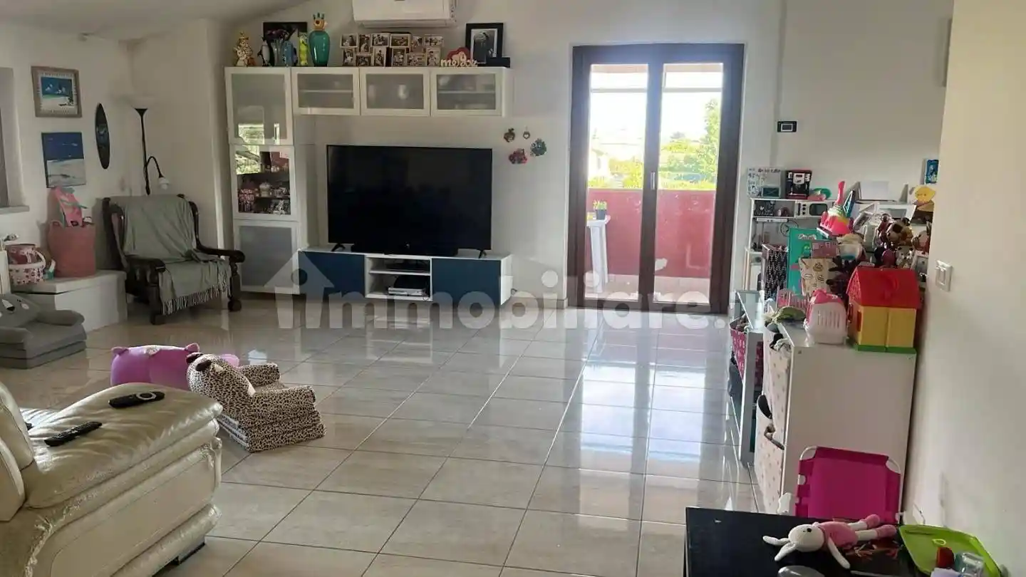 Appartamento in vendita a Luni