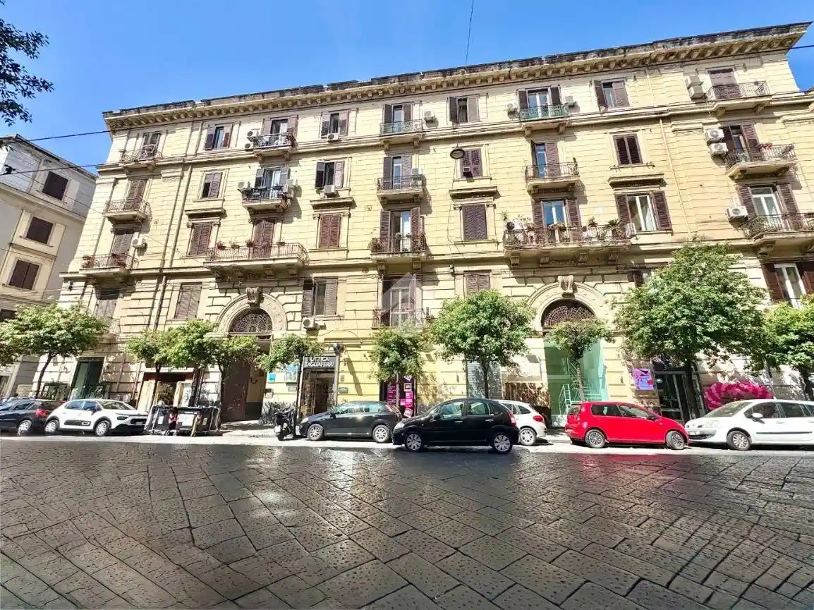 Appartamento in vendita a Napoli