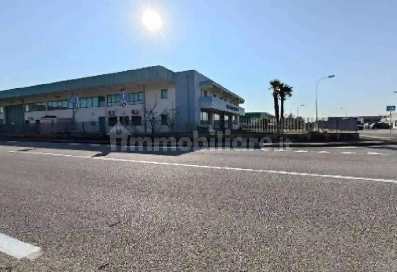 Palazzo - Edificio in vendita a Jesolo