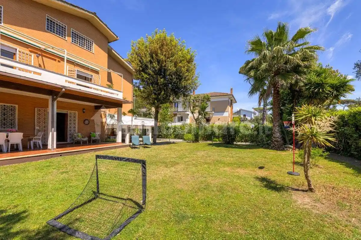Villa in affitto a Fiumicino