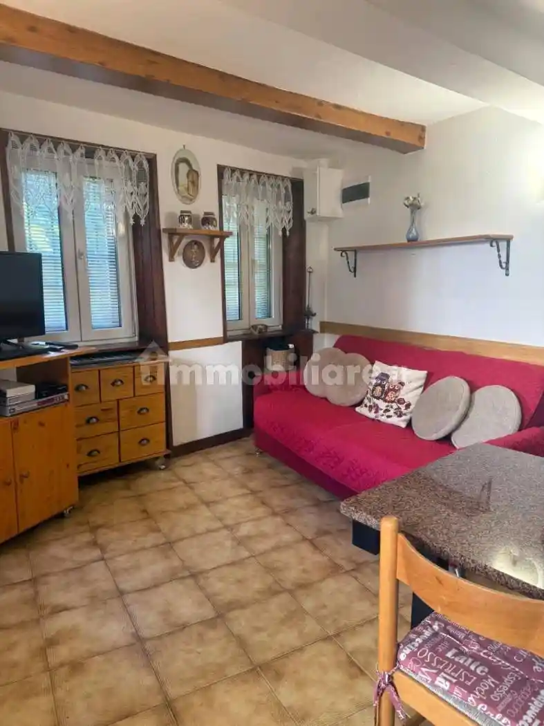 Casa indipendente in affitto a Stresa