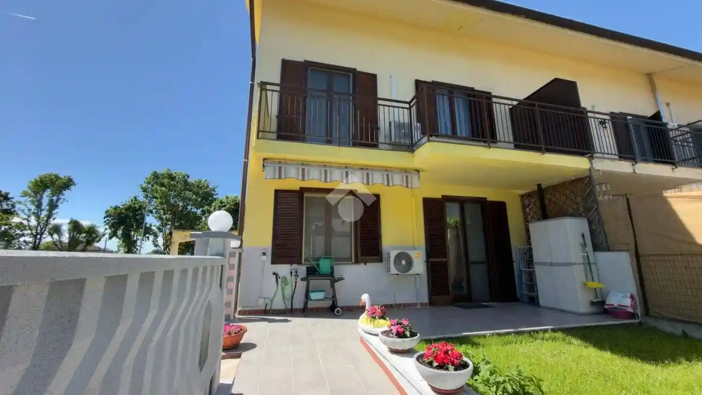 Villetta a schiera in vendita a Bornasco