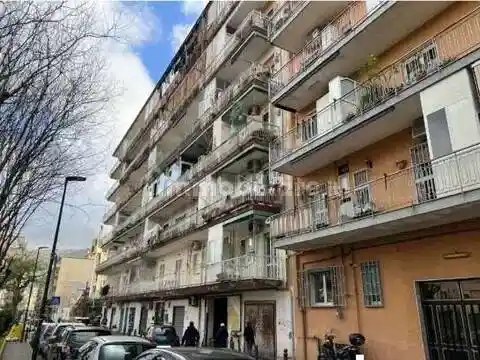 Appartamento in vendita a Napoli