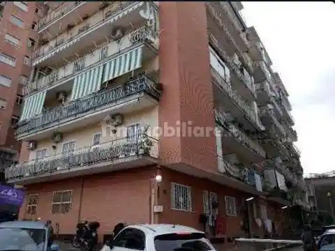 Appartamento in vendita a Napoli