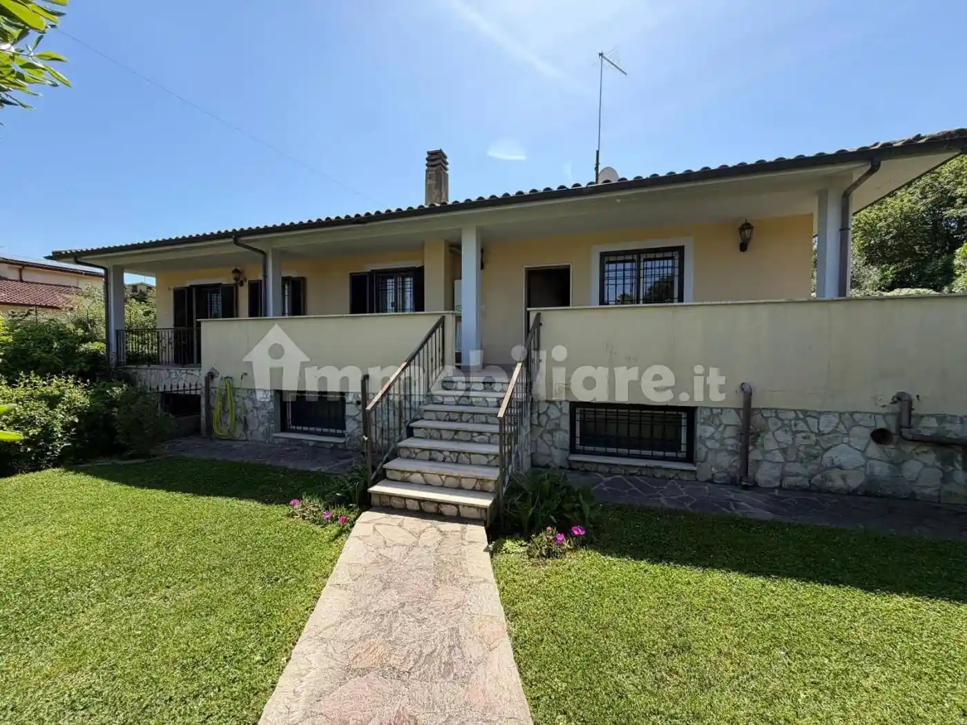 Villa in vendita a Castelnuovo di Porto