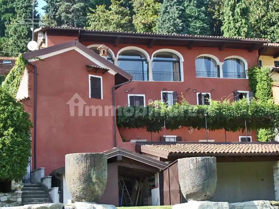 Villa in vendita a Ameno