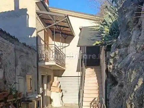 Villa in vendita a Roccacasale