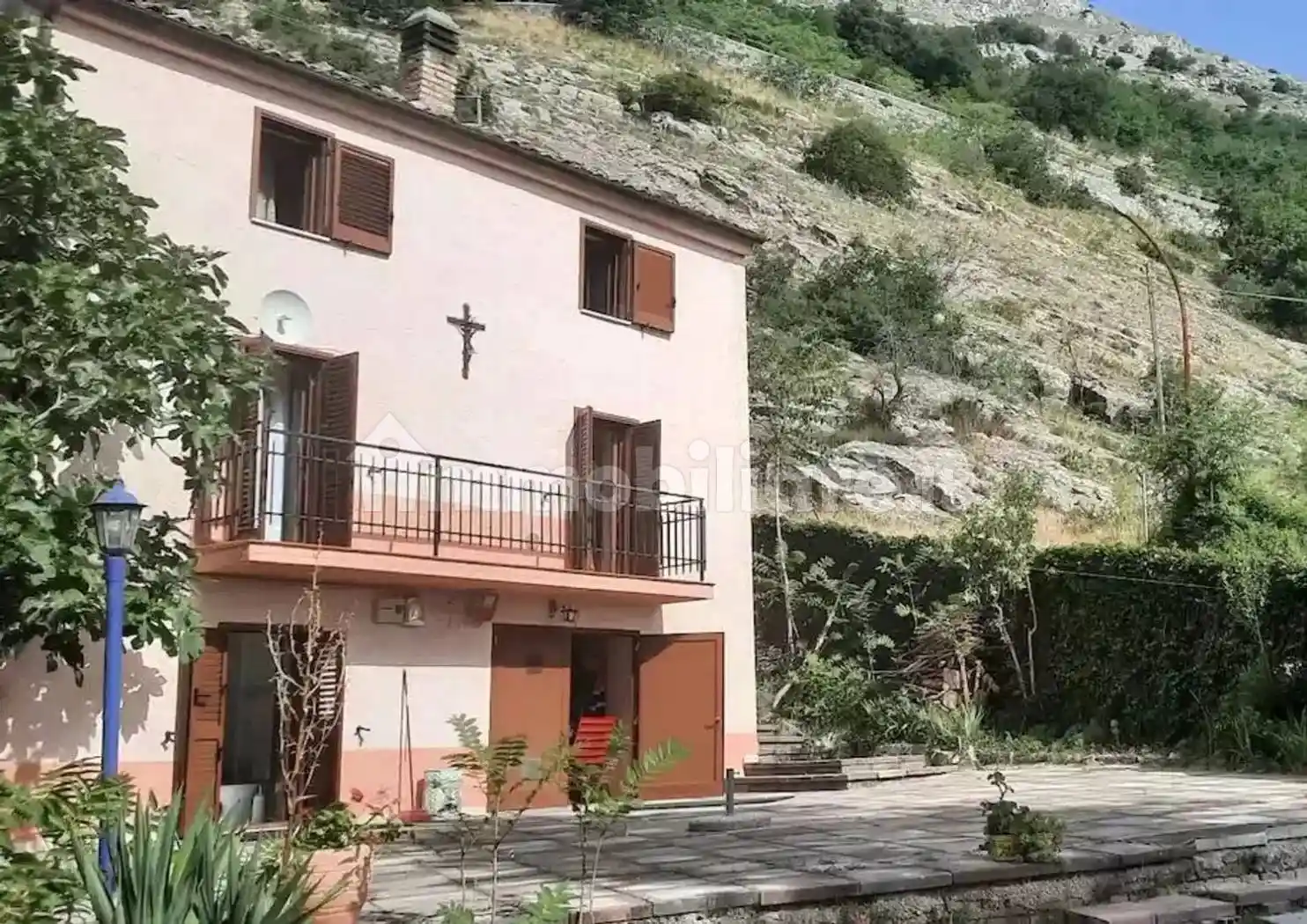 Villa in vendita a Pescosansonesco