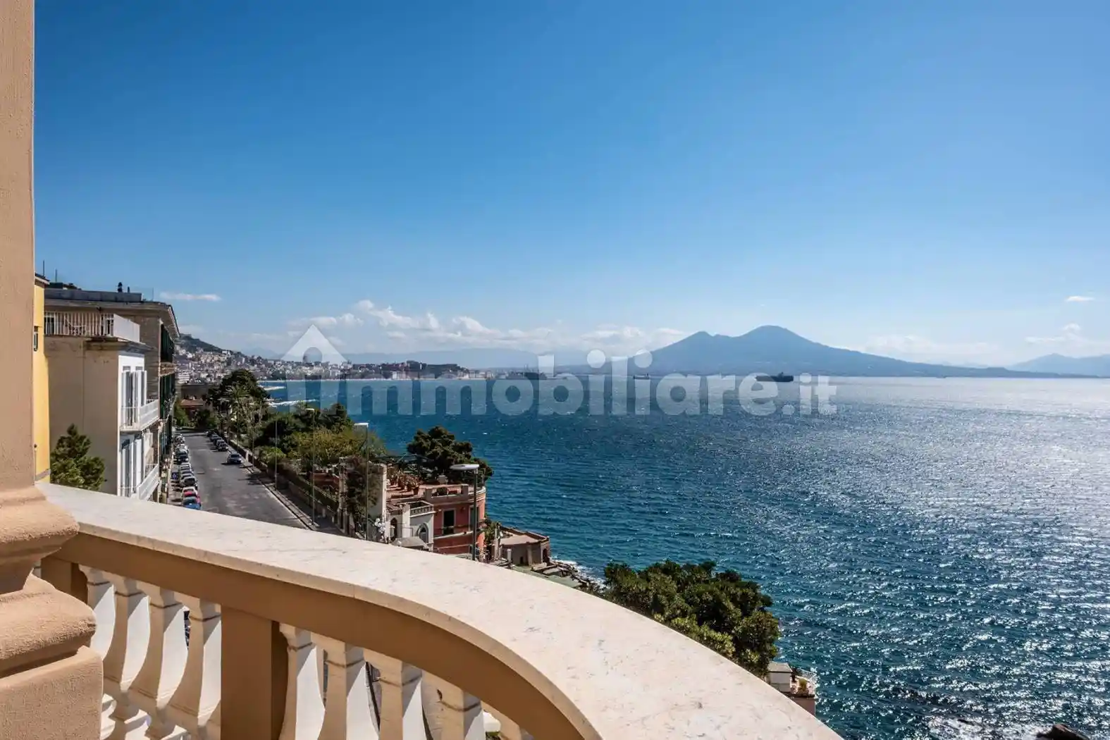 Appartamento in vendita a Napoli