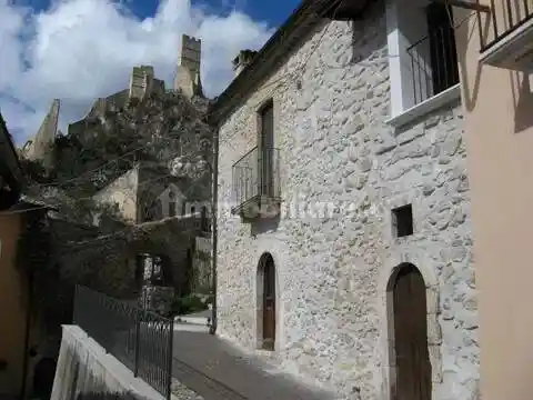 Villa in vendita a Roccacasale