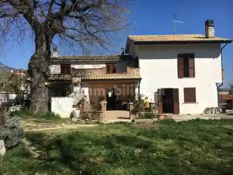 Villa in vendita a Civitella Casanova