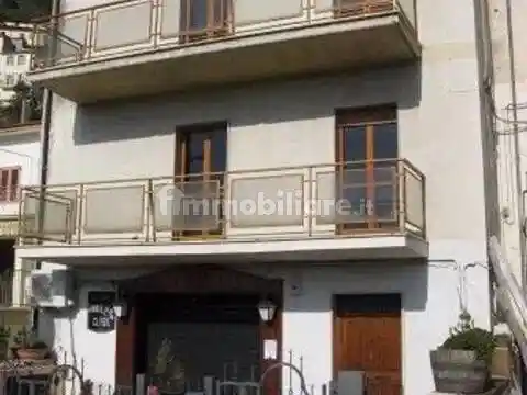 Villa in vendita a Roccacasale