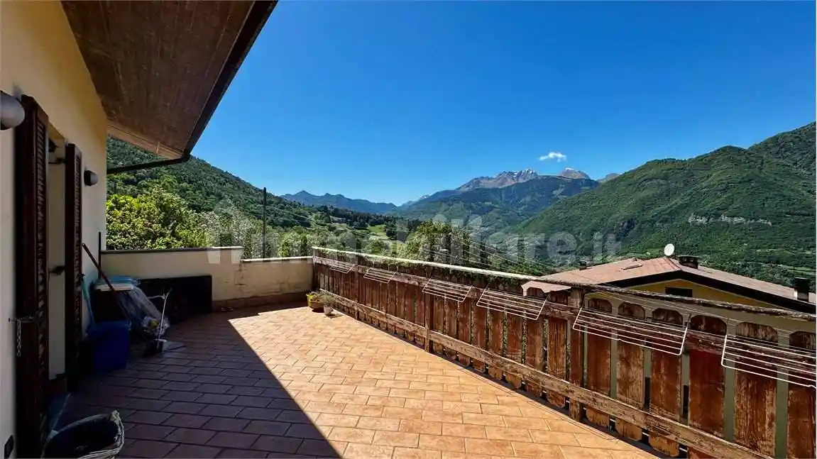 Villa in vendita a Breno