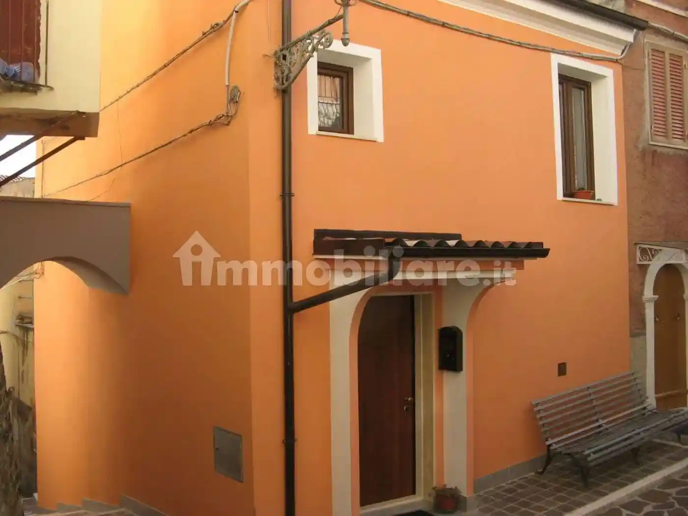 Villa in vendita a Bussi sul Tirino