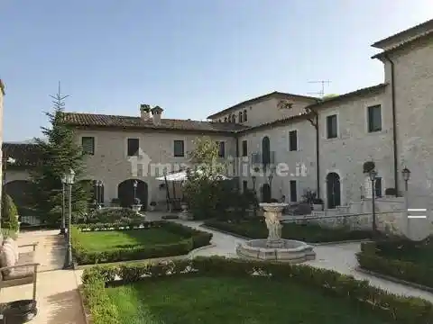 Villa in vendita a Lecce nei Marsi